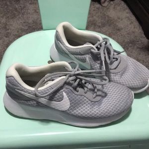 Nike sneakers grey and white 6 1/2
